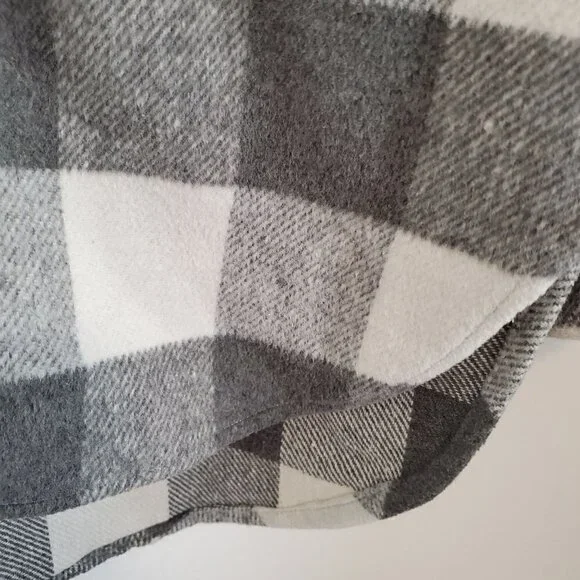 Gray and White Oversized Shacket Size M - Picture 8 of 13